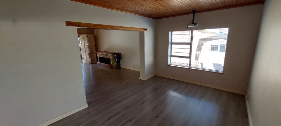 5 Bedroom Property for Sale in Ferreira Town Eastern Cape